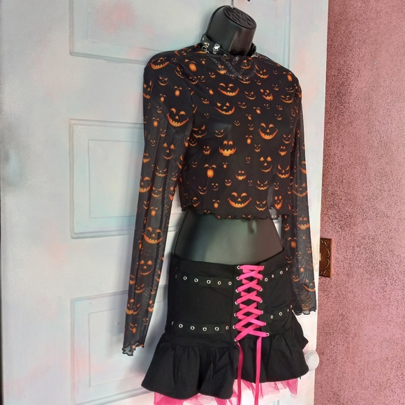Jack-o-lantern sheer crop top! So cute 😍 nwot! - Picture 2 of 7